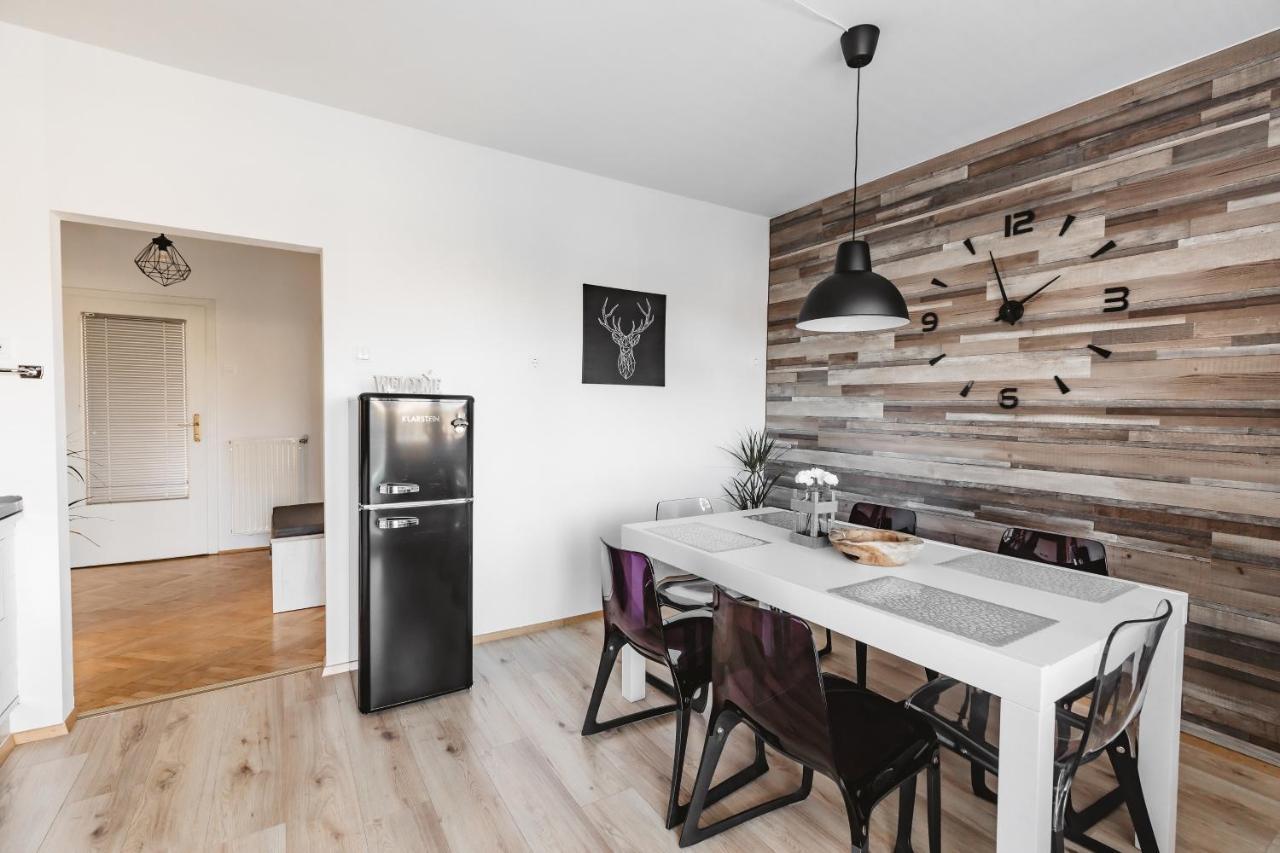 Drive Caffe Apartments Trzin Esterno foto