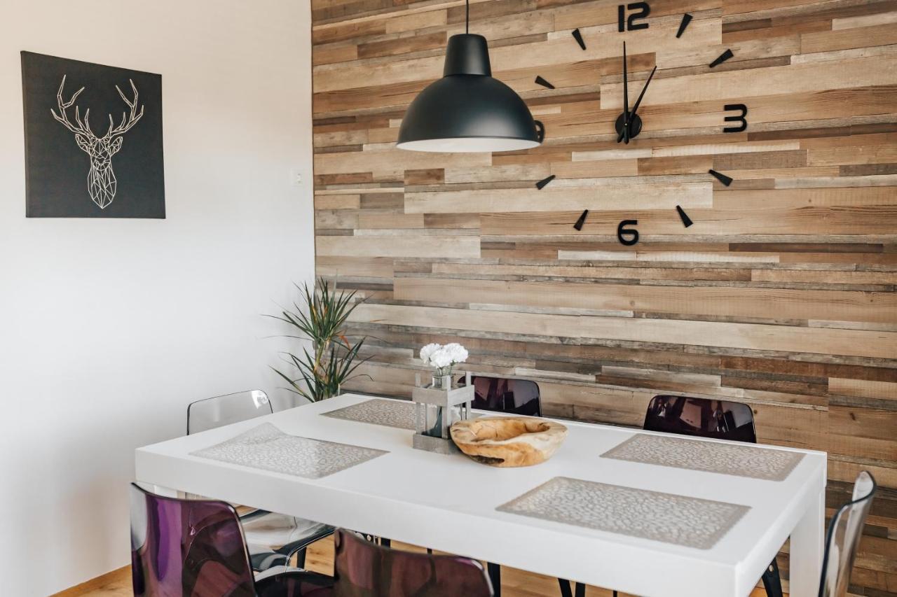 Drive Caffe Apartments Trzin Esterno foto